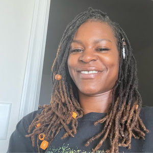 Meet your Posher, Lenora